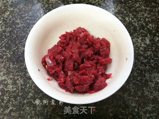 黑椒牛肉芝士焗饭的做法步骤：2