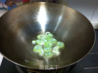 绿豆芽炒香干的做法步骤:3