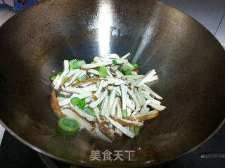 绿豆芽炒香干的做法步骤:4