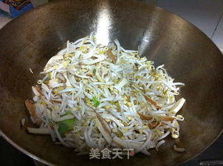 绿豆芽炒香干的做法步骤:5