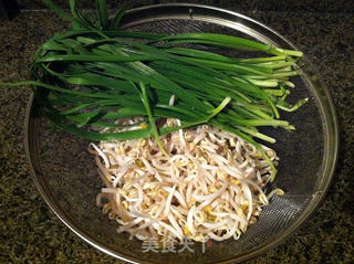 绿豆芽炒香干的做法步骤：1