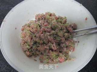 猪肉芹菜馅馄饨的做法步骤:7