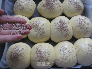 红豆柔软餐包的做法步骤:12