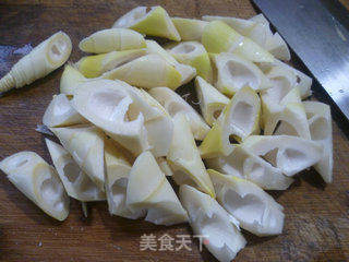大豆蛋白烧雷笋的做法步骤:3