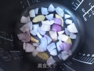 香菇焖鸡翅的做法步骤:6