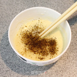 记忆中的儿时美食-----蛋香茄饼的做法步骤:4