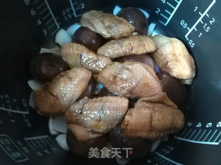 香菇焖鸡翅的做法步骤:8