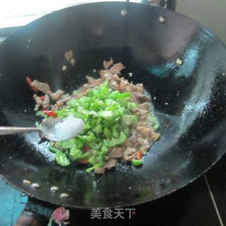 蒜米豆角炒肉的做法步骤：8