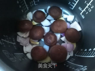 香菇焖鸡翅的做法步骤:7