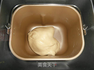 照烧沙拉肉松面包的做法步骤:2