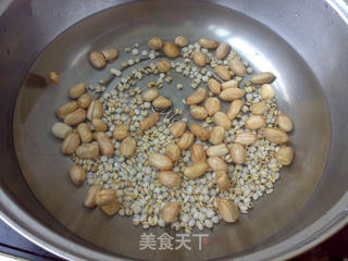 花生薏米薯圆糖水的做法步骤:2