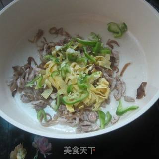 木耳鸡蛋肉丝的做法步骤：8