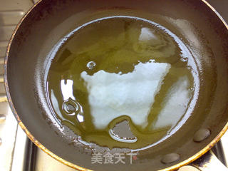 鱿鱼丝虾仁炒饭的做法步骤:4