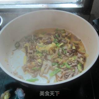 木耳鸡蛋肉丝的做法步骤：11