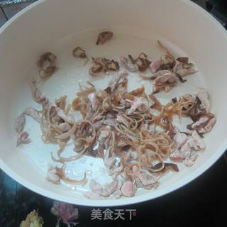 木耳鸡蛋肉丝的做法步骤：5