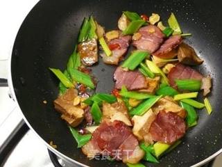 腊肉蒜苗炒高丽 ♥腊肉！不只是年菜 4的做法步骤：4