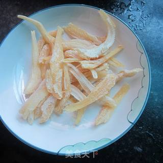 麻辣风干鱼丝的做法步骤：1