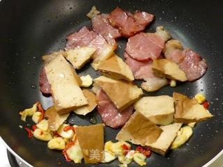 腊肉蒜苗炒高丽 ♥腊肉!不只是年菜 4的做法步骤:3