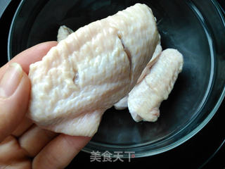 香菇焖鸡翅的做法步骤:2