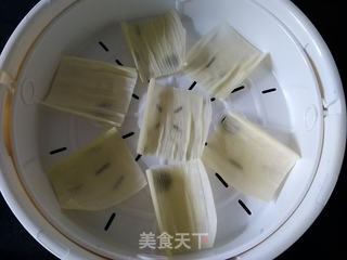 叶儿粑的做法步骤:5