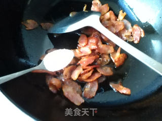 青蒜炒腊肠的做法步骤:5