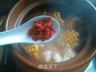 鸡肉煲玉米胡萝卜汤的做法步骤:10