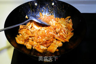 辣白菜炒五花肉的做法步骤:6