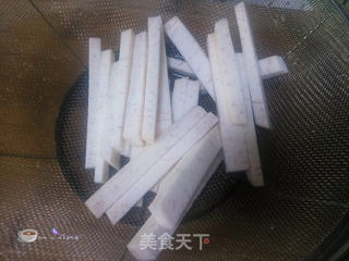 【幸福甜蜜好滋味】芝麻香芋条的做法步骤:3