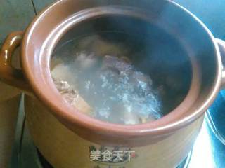 鸡肉煲玉米胡萝卜汤的做法步骤:6