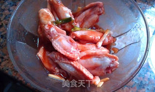 孜然鸡翅中的做法步骤:3