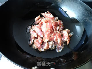 青蒜炒腊肠的做法步骤:3