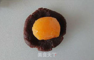 蛋黄酥的做法步骤:4