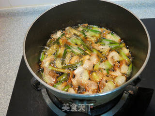 8分钟搞定美味早餐--手抓葱油饼的做法步骤:4