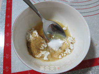 8分钟搞定美味早餐--手抓葱油饼的做法步骤:6