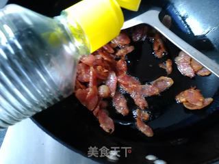 青蒜炒腊肠的做法步骤:4