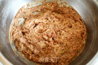 猪肉白菜元宝蒸饺的做法步骤:3