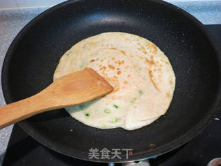 8分钟搞定美味早餐--手抓葱油饼的做法步骤:23