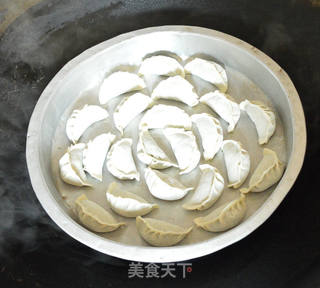 猪肉韭菜蒸饺的做法步骤:6