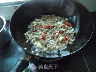 米椒蒜瓣肚丝的做法步骤:9