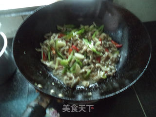 米椒蒜瓣肚丝的做法步骤:11