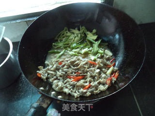 米椒蒜瓣肚丝的做法步骤:10