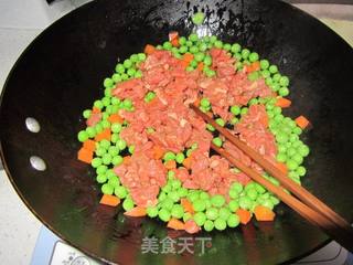 豌豆炒牛肉粒的做法步骤:10