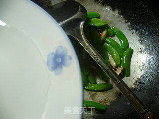 双菇炒甜豆的做法步骤：4