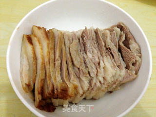 东北扣肉的做法步骤:4