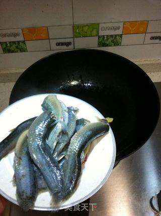 豆腐泥鳅汤的做法步骤:2