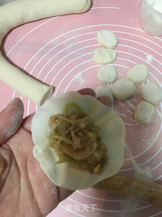 角瓜鸡蛋虾仁锅贴的做法步骤:9