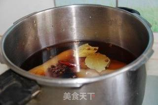 手抓猪蹄的做法步骤:4