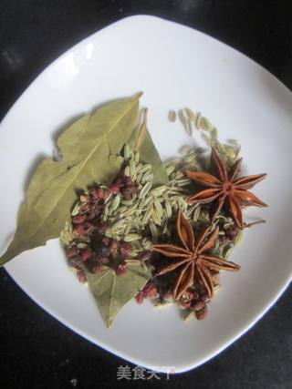 餐桌必备下酒菜——凉拌什锦的做法步骤:2
