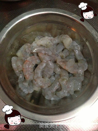 仙草阁私房菜（虾兵蟹将）-腊月记食腊月十一（大虾炒秋葵）的做法步骤：1