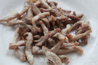 肉丝蛰皮:滑嫩劲道、清脆爽口的海鲜菜的做法步骤:2